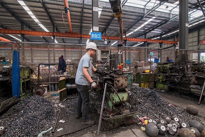 阿里网架配件-螺栓球加工车间